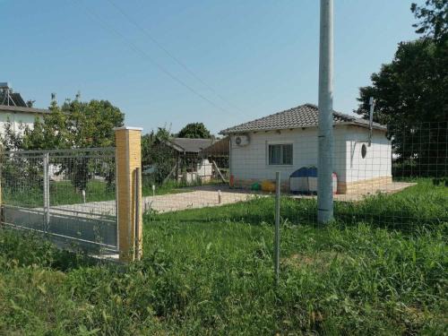Drama Apartment | Little House on the Prairie-ΜΙΚΡΟ ΣΠΙΤΙ ΣΤΟ ΛΙΒΑΔΙ!