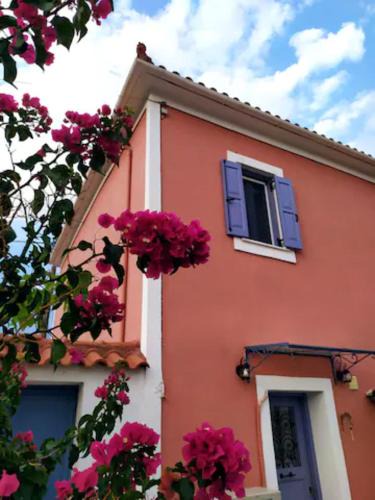 Galaxidi House | LocriHOUSE-Stylish comfortable home in Galaxidi