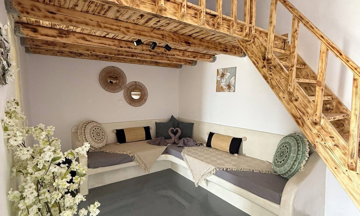 Pyrgos Apartment | LOFT KAVES POOL AND BAR SUITES - ΜΟΝΑΔΙΚΟ ΘΟΛΩΤΟ ΠΑΤΑΡΙ ΜΕ ΚΥΚΛΑΔΙΤΙΚΗ ΑΙΣΘΗΤΙΚΗ
