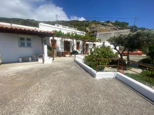 Ydrousa House | Lorentzia House 2 !