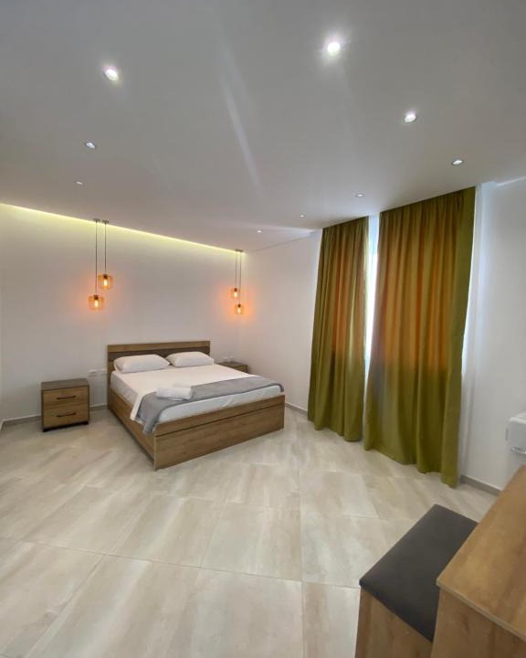 Delvine Hotel | Lori Gardenia Hotel