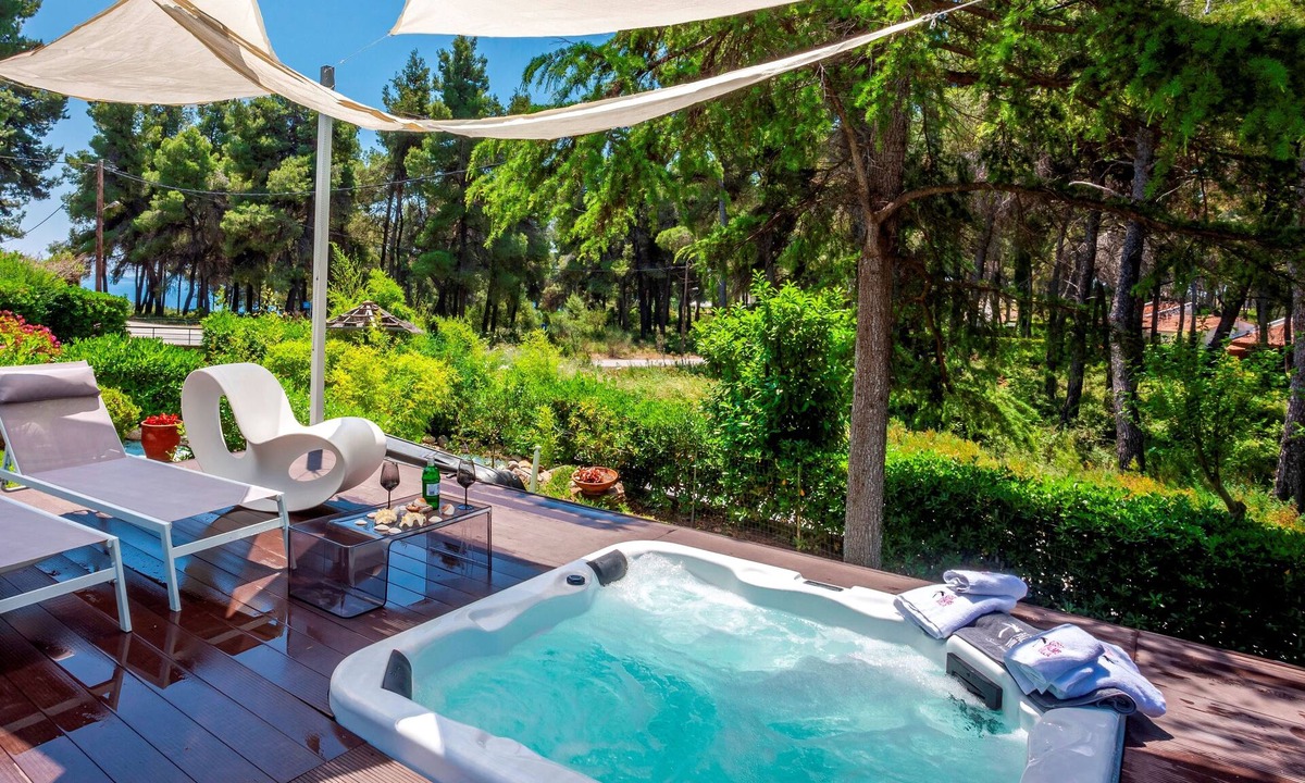 Sane Villa | Lost Palms Sani Villa With Jacuzzi and Pool