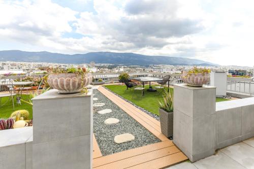 Ampelokipoi Apartment | Luxurious penthouse with Jacuzzi