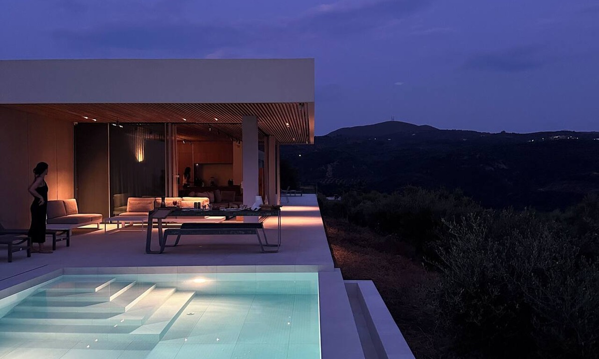 Pylos-Nestoras House | Luxurious Villa, Finikounda, Infinity Pool, South-Facing Terrace, Ocean View