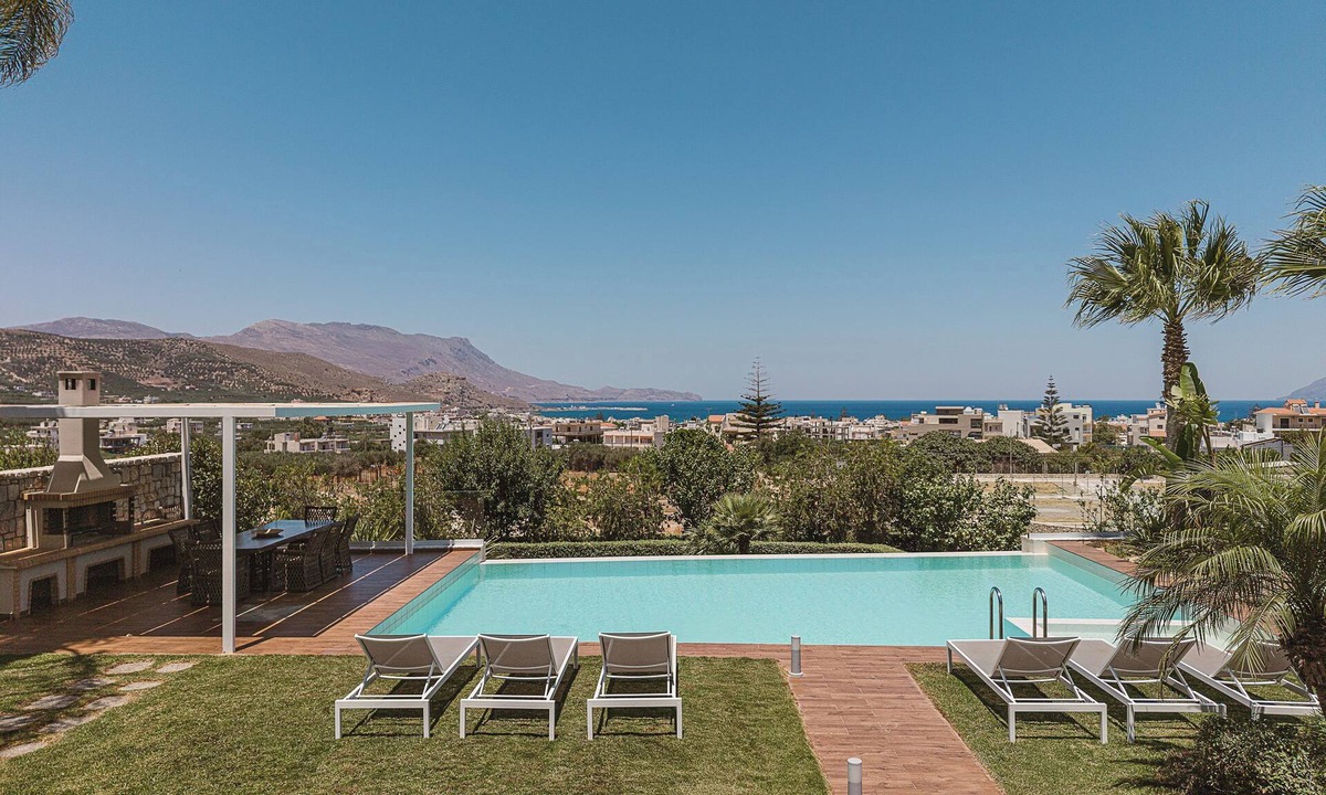 Kissamos Villa | Luxurious Villa with sensational view of Cretan Sea