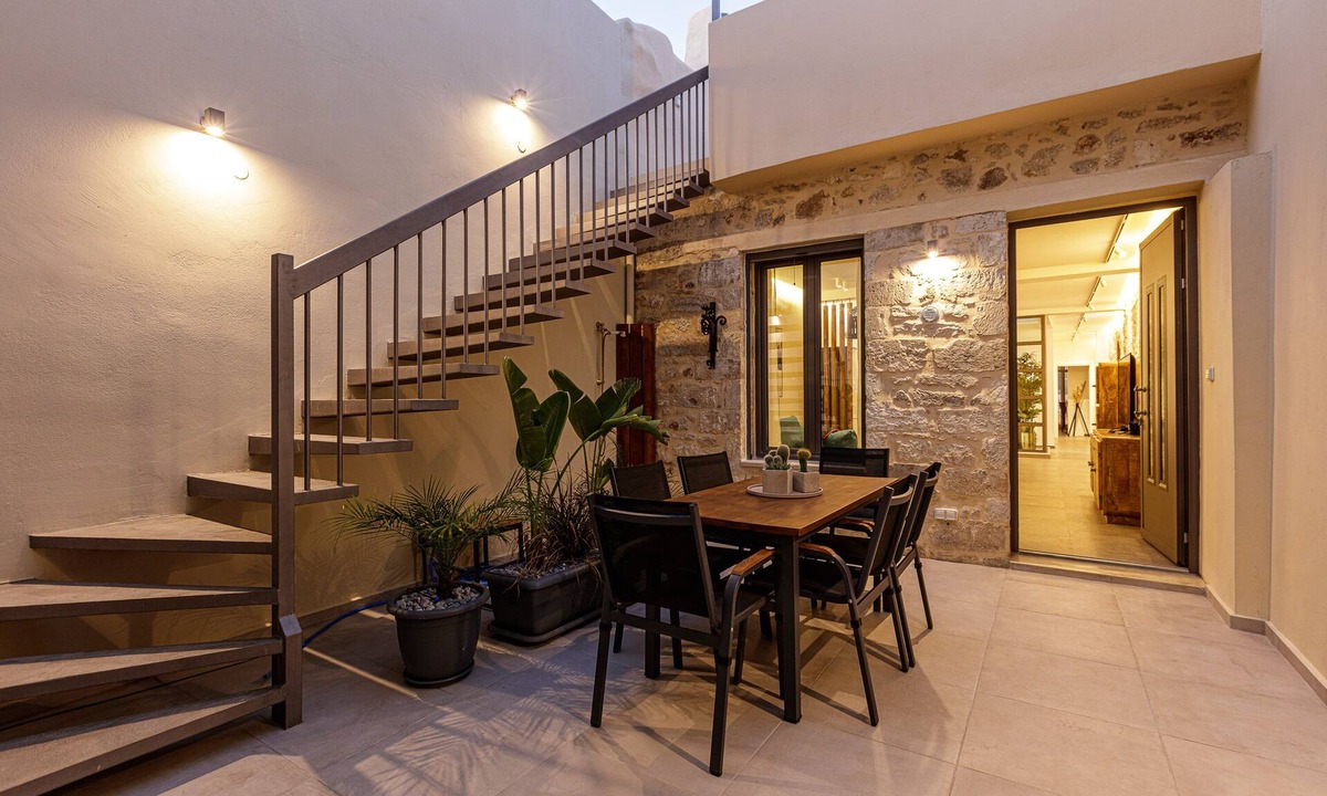 Old Town Rethymnon Apartment | Luxury Secret Oasis in Old City, Rethymno-2bedroom apt w/sauna and roof terrace