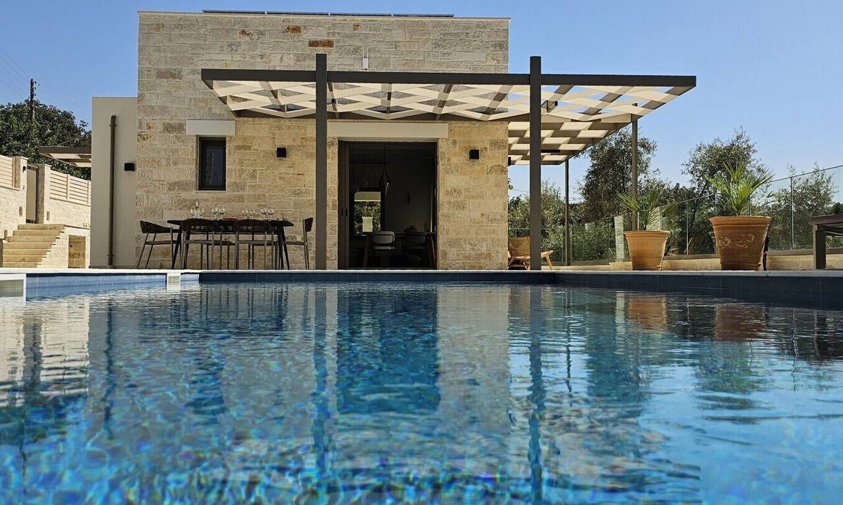 Monopari House | Luxury Villa Eliá with a hot tub and privacy, in the heart of Crete