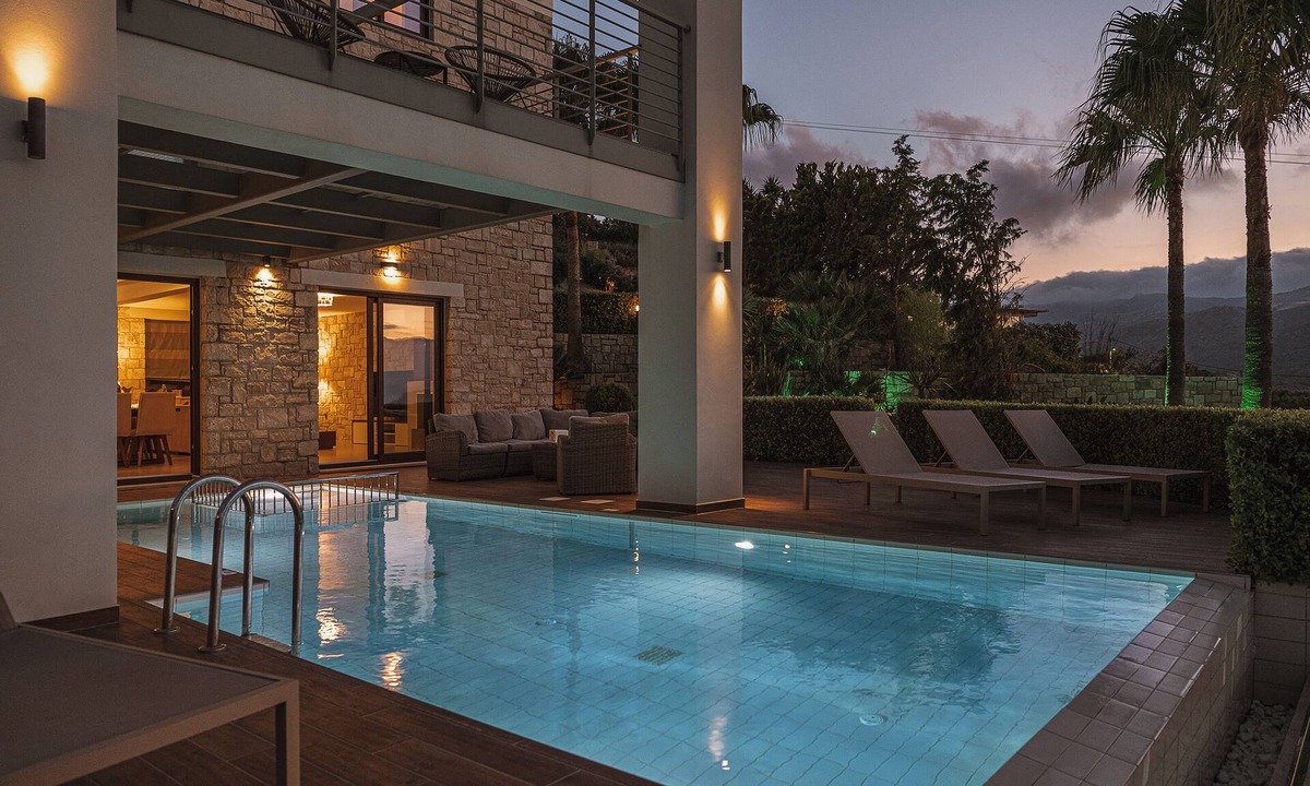 Kissamos Villa | Luxury Villa Emilia with a heated pool