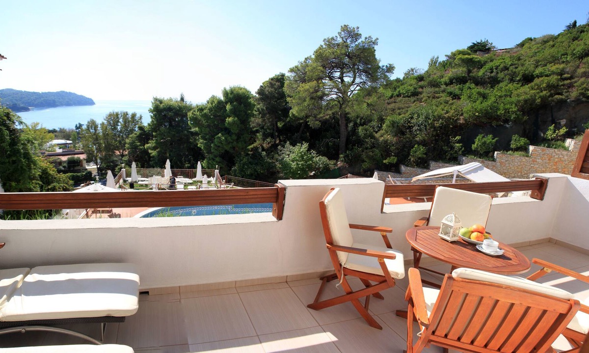 Agia Paraskevi Hotel | Magic Hotel