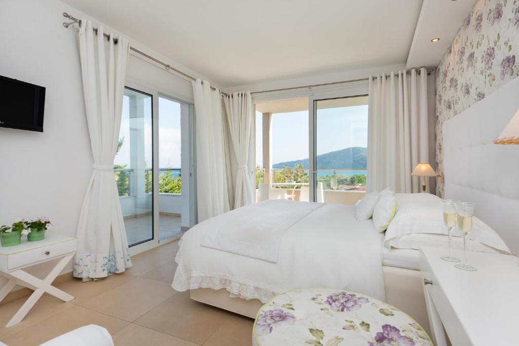 Golden Beach Hotel | Mare Monte Small Boutique Hotel