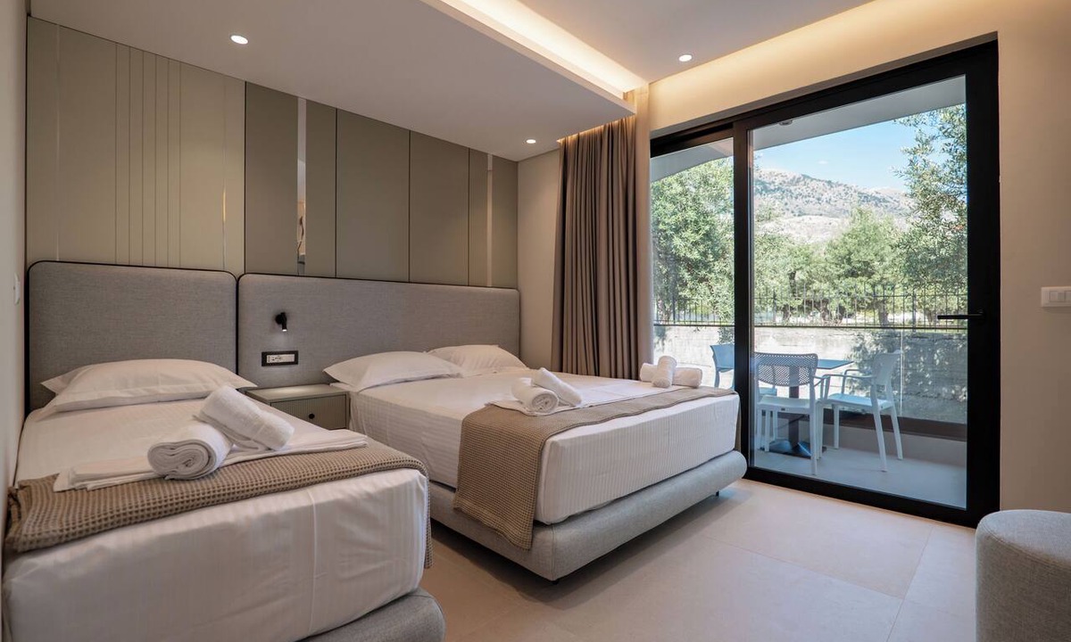 Borsh Hotel | Marea Suites