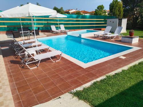 Nea Skioni Apartment | Maria Lemoni swimming pool apartment