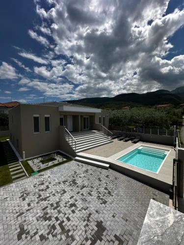 Skotina Apartment | MARRONI RETREAT - Pool - Spa - Gym