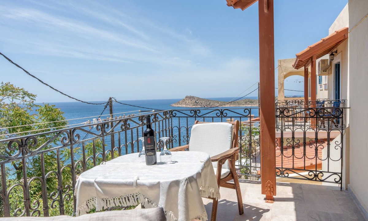 Mirties Apartment | Melina's Sunset – Romantic Studio with Stunning Sea View and Sunset