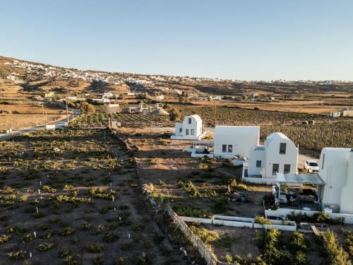 Kamari Villa | MelivOia - Sunset Jacuzzi Villas