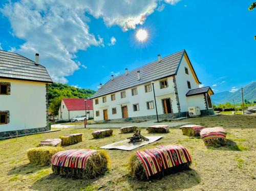 Okol Hotel | Mik Hotel Vermoshi
