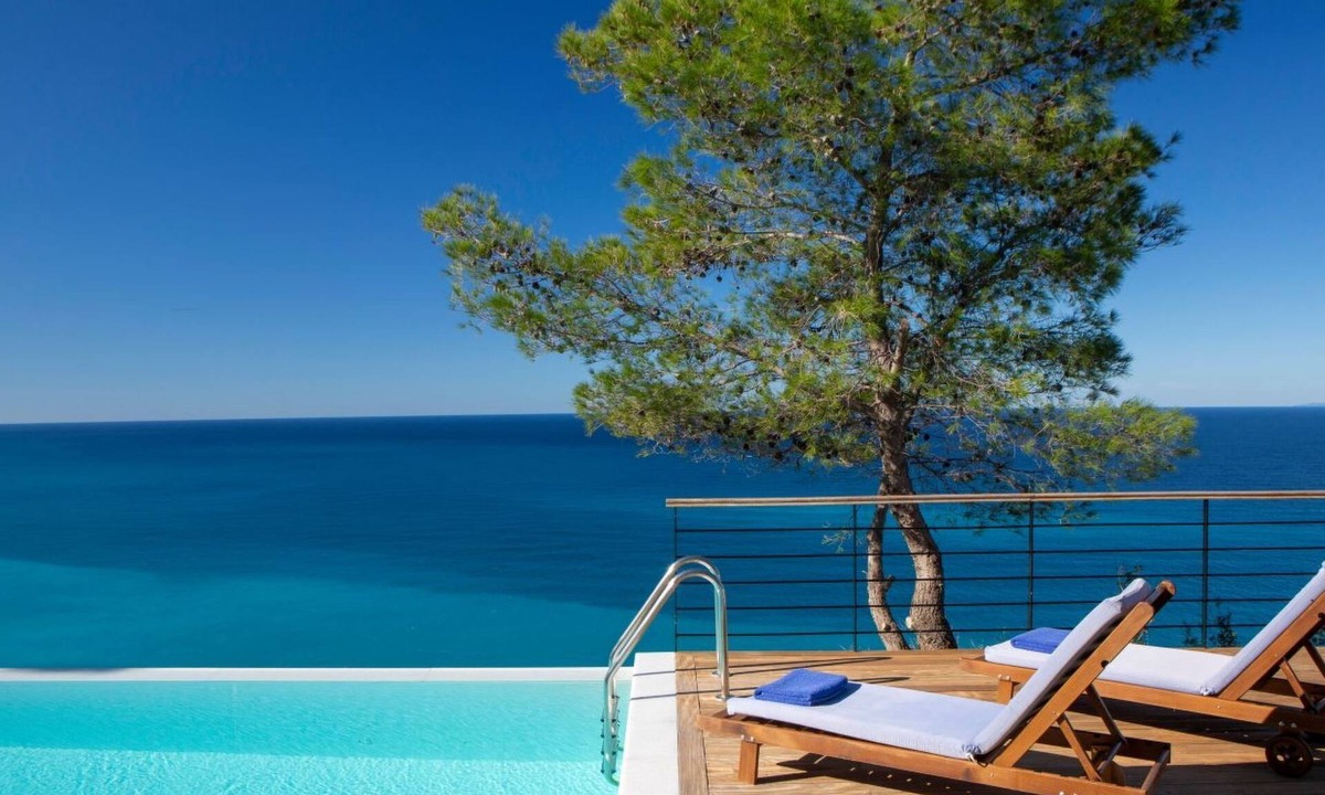 Agios Nikitas House | Milos Bay Villas- Brandneue moderne Villa mit spektakulärem Blick auf den Stran by Interhome