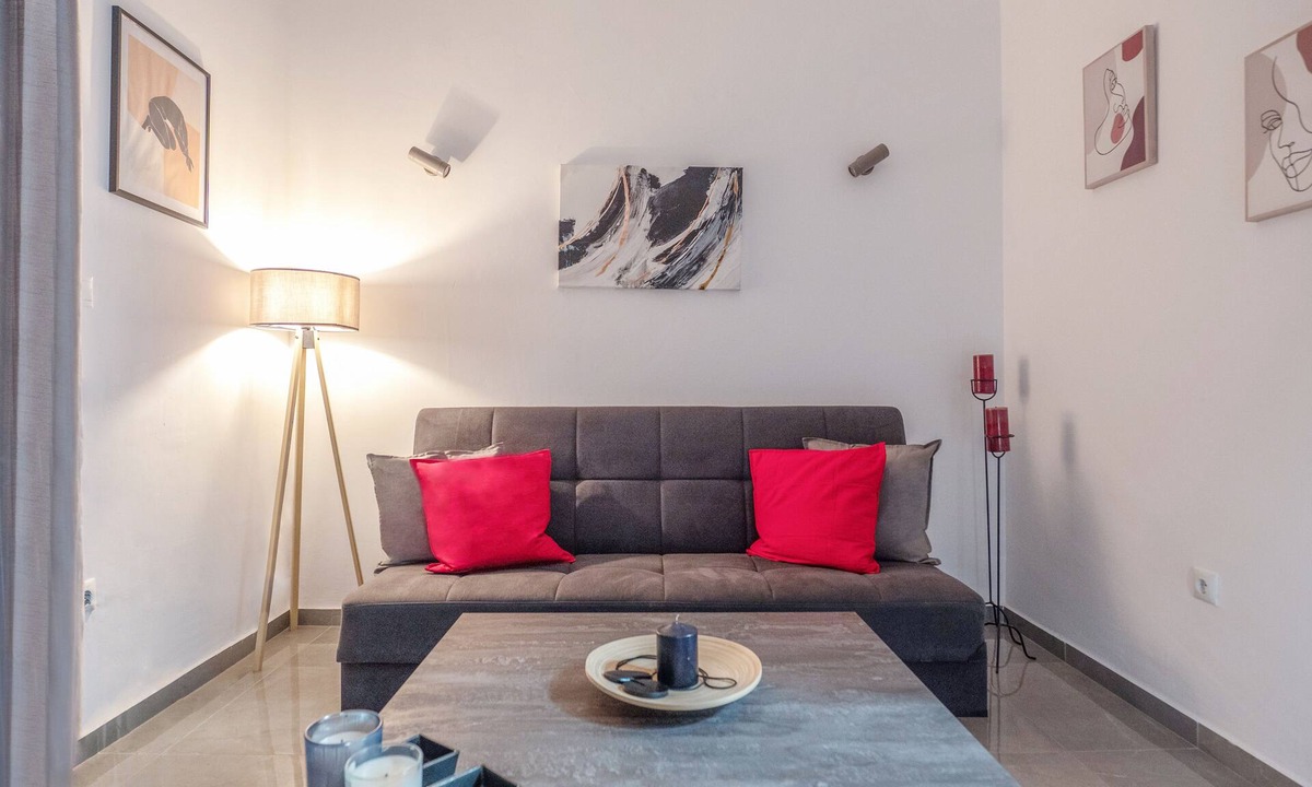 Filopappou Apartment | Minimalistic!