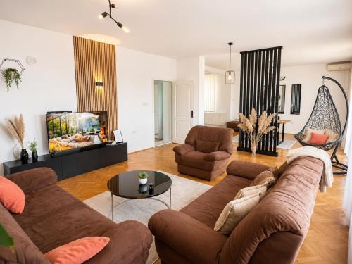 Kolovicë Apartment | Modern 2BR Apt with 2 Balconies Views and Parking