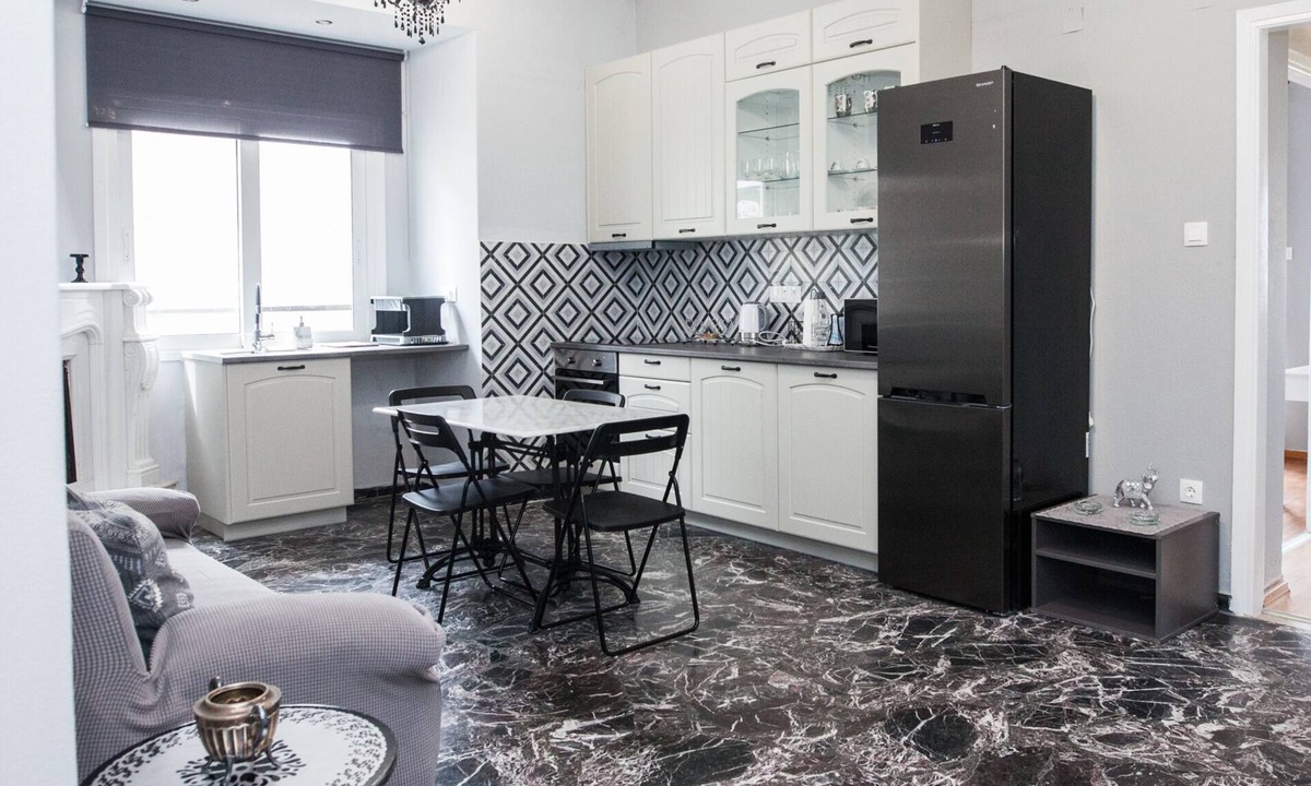Galatsi Apartment | Modern apt with Increbilbe Athens Views