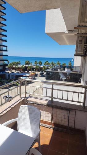 Shengjin Apartment | Modern Studio Sea View Leoni Hotel floor 3