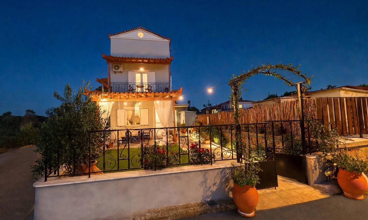 Skala Kallonis House | Modern Villa, 150 m² - Garden - Just Steps from the Beach - Marble Floors - Skala Kalloni