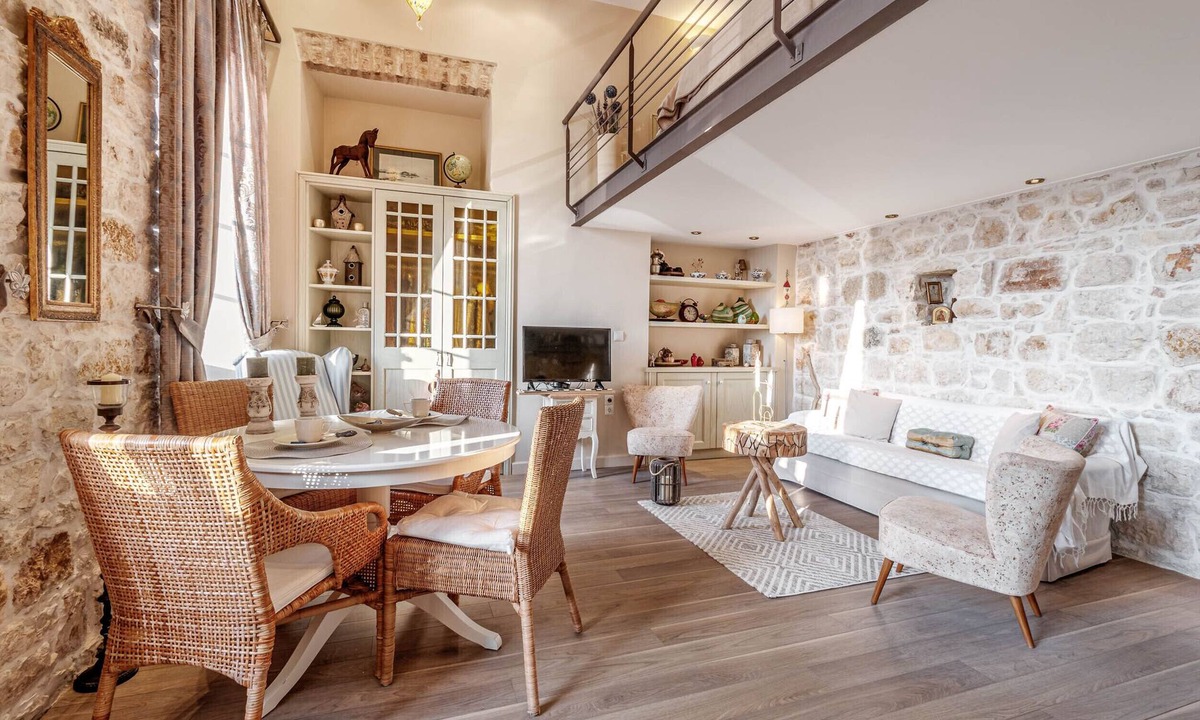 Old Town Apartment | Mouragia Loft - Waterfront Old Corfu Town