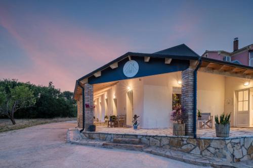 Tzavros Hotel | MustBe CFU Studios
