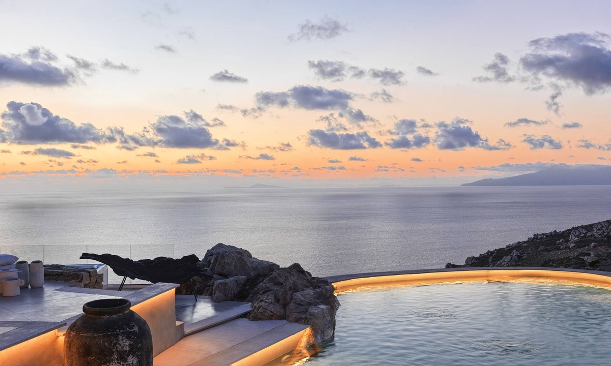 Elia Hotel | Myconian Panoptis Escape - Small Luxury Hotels of the World