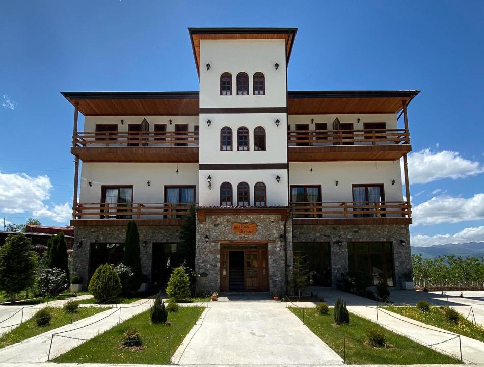 Diber House | Nëna Dashuri Agroturizëm