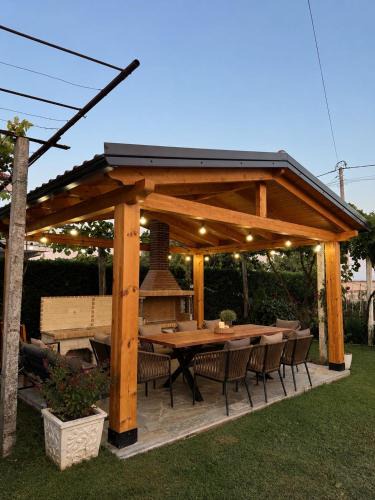 Qerek House | N'Gjaci Guest House