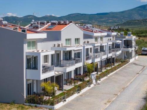 Decentralized Administration of Macedonia and Thrace Apartment | Nefeli's 13,6 Apartment