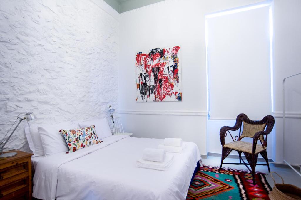 Agios Panteleimonas Apartment | Neoclassical House at Metro Station Attiki