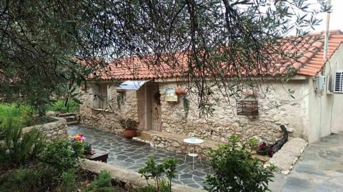 Elliniko House | Neraida House
