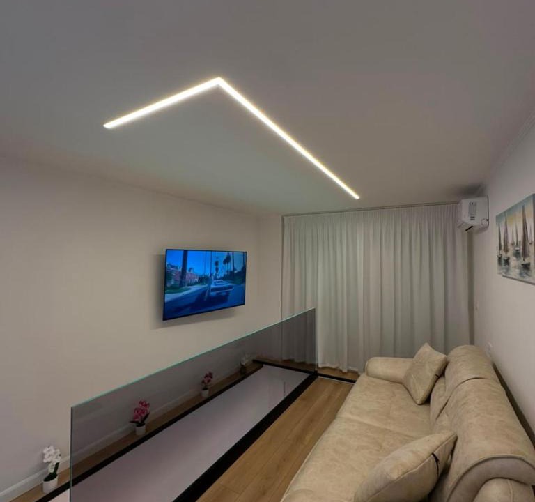 Shkembi i Kavajes Apartment | Nevi's Room 3