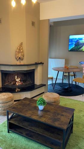 Taxiarkhis Apartment | Niki's Paradise View