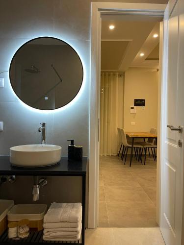 Mbrostar-Urë Apartment | Oasis