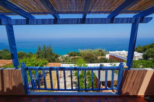 Karlovassi Apartment | Ocea Retreat