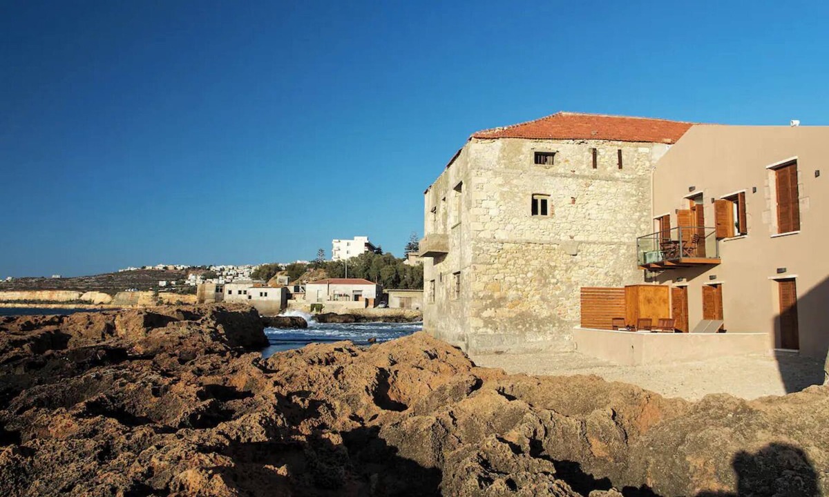Halepa House | Ocean Wave's seafront villa