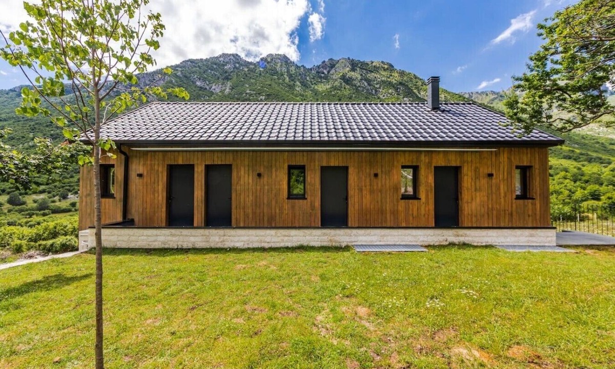 Shkoder County Bed & Breakfast | Odat n`Bogë | Room 3 - Mali | Breakfast Included by PikHost