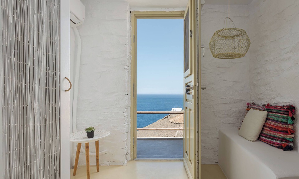 Kithnos Apartment | Off The Beaten Path! Poolside Studio