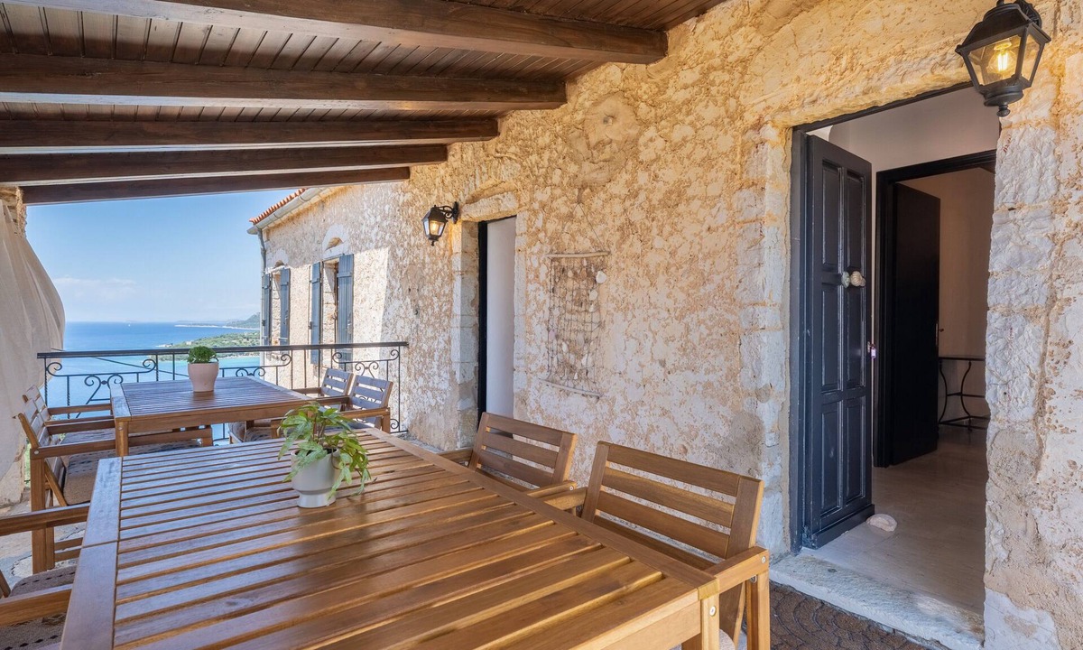 Sivota Apartment | Old Manor House 3 Apartment with Sea View, Wi-Fi and Air Conditioning