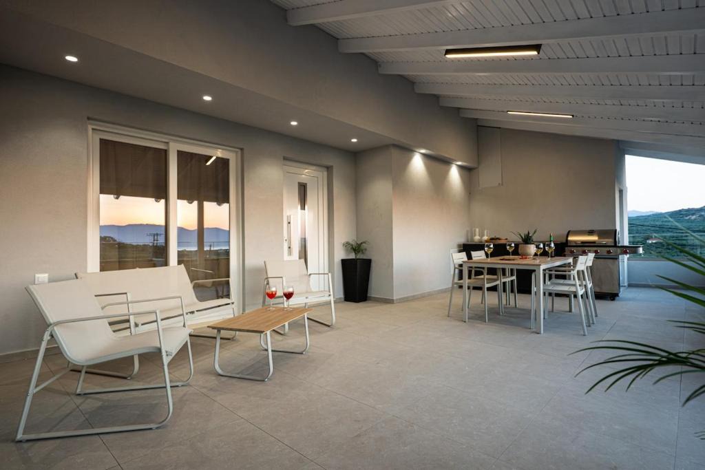 Plakalona Apartment | Oléa apartment with terrace and sea view