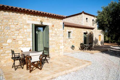 Kiparissia House | Olive Coast Houses
