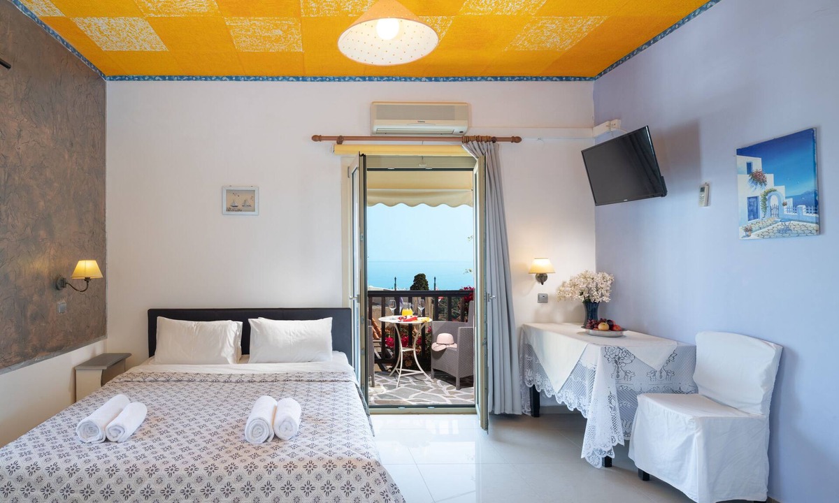 Piskopiano Apartment | One Private Studio with stunning full sea view, shared pool and Ac