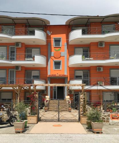 Keramoti Apartment | Orange House