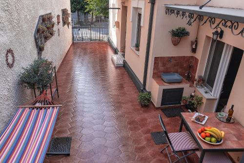 Volos City Centre House | Orfeas Home/Detached House 74m2,parking&yard