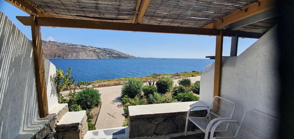 Agios Ioannis House | Panoramic View of Ornos Bay in Mykonos & Pool by ΜΡS