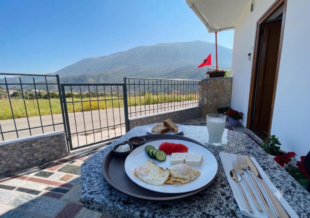 Fushebardhe House | PANORAMIC VIEW Xhanari Guesthouse Tepelene