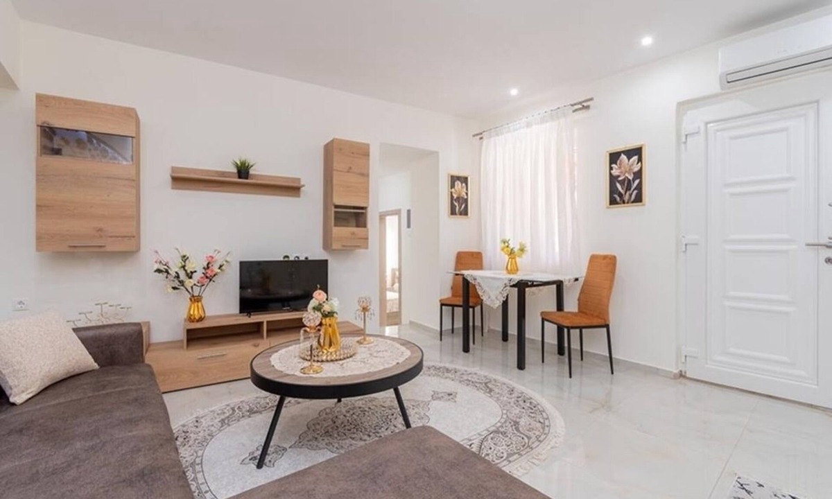 Paradhisos Apartment | Paradise House
